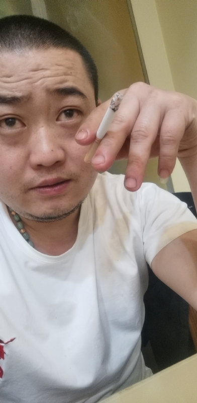 孤独的螃蟹的第一张照片--宁波残疾人相亲网